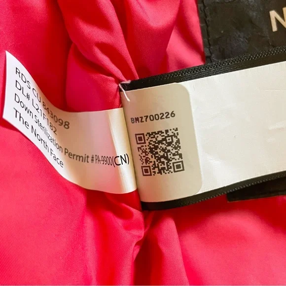 The North Face Kids’ 1996 Retro Nuptse Jacket In Paradise Pink - Picture 8 of 10